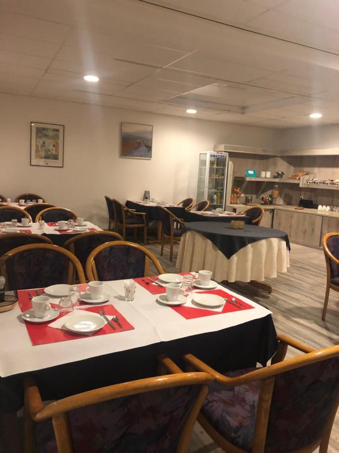 Hotel & Restaurant Le Cardinal Poix-de-Picardie Dış mekan fotoğraf