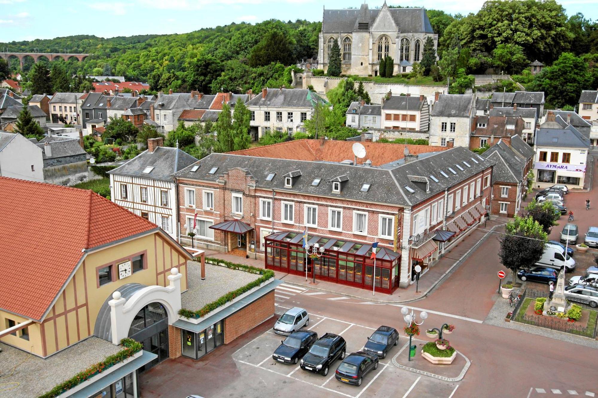 Hotel & Restaurant Le Cardinal Poix-de-Picardie Dış mekan fotoğraf