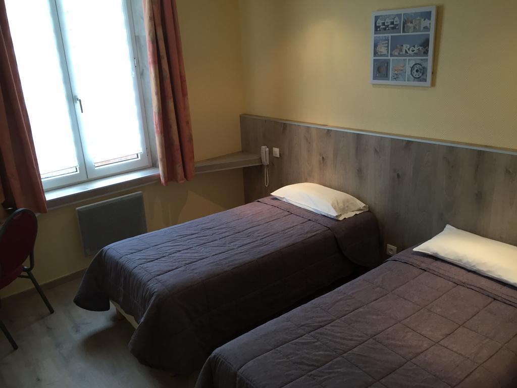 Hotel & Restaurant Le Cardinal Poix-de-Picardie Dış mekan fotoğraf