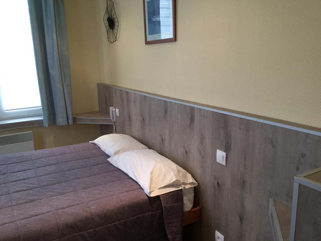 Hotel & Restaurant Le Cardinal Poix-de-Picardie Dış mekan fotoğraf