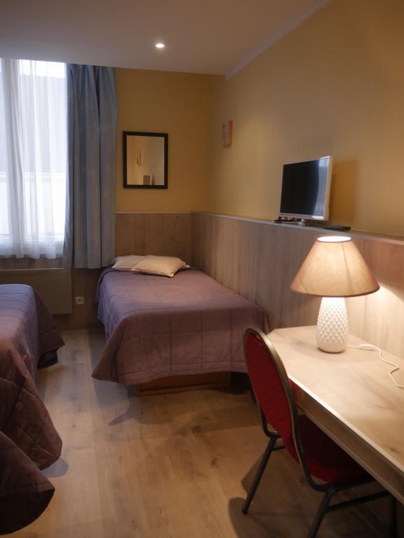 Hotel & Restaurant Le Cardinal Poix-de-Picardie Dış mekan fotoğraf
