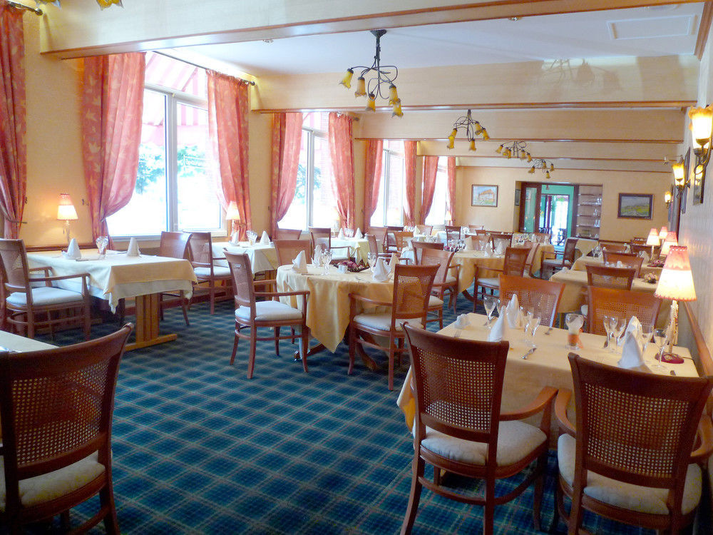 Hotel & Restaurant Le Cardinal Poix-de-Picardie Dış mekan fotoğraf