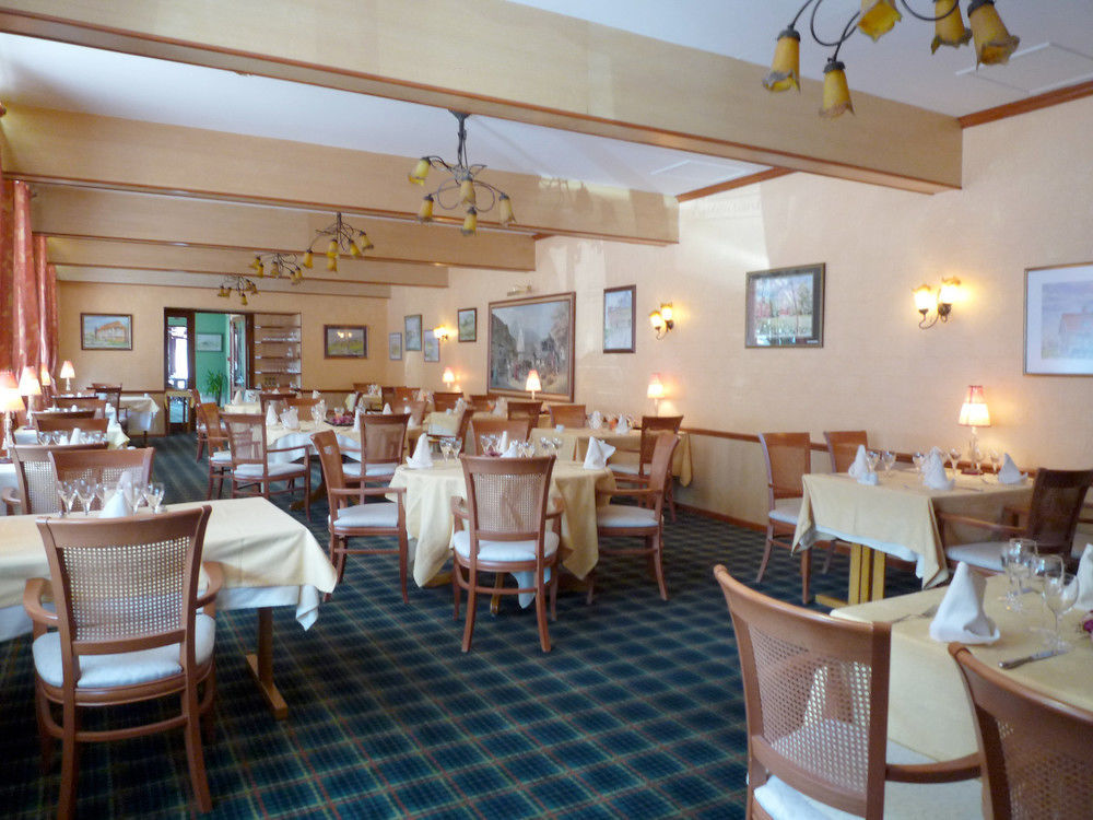 Hotel & Restaurant Le Cardinal Poix-de-Picardie Dış mekan fotoğraf